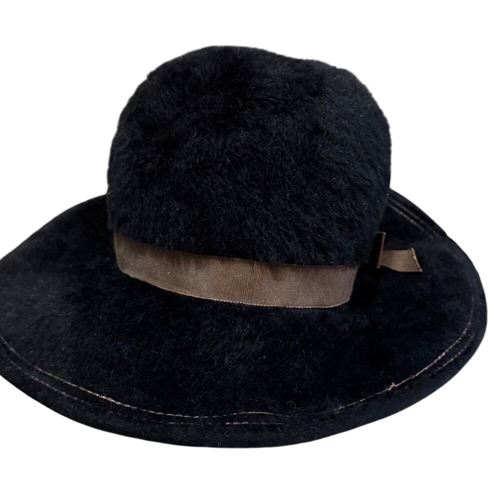 Cecile Black Hat